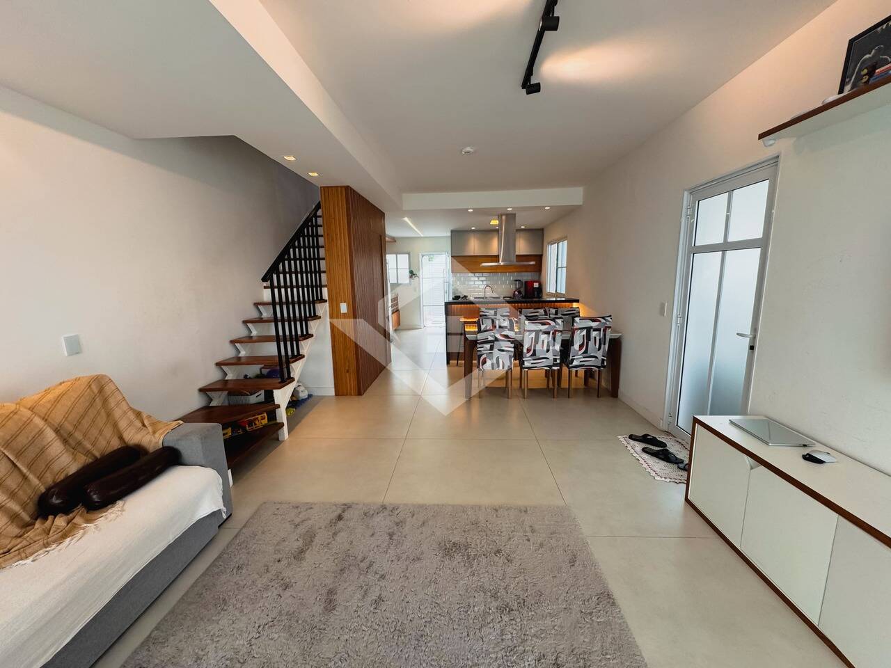 Casa à venda com 4 quartos, 158m² - Foto 4