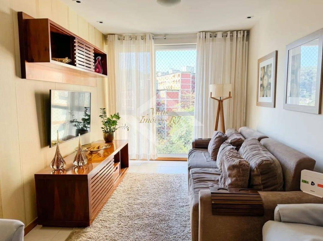 Apartamento à venda com 3 quartos, 87m² - Foto 2