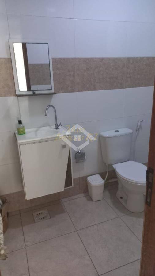 Casa à venda com 4 quartos, 250m² - Foto 17