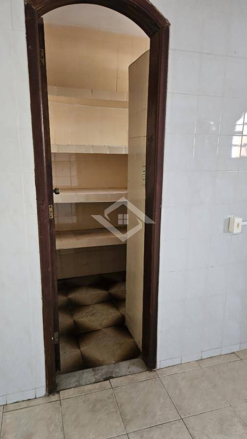 Casa à venda com 6 quartos, 480m² - Foto 21