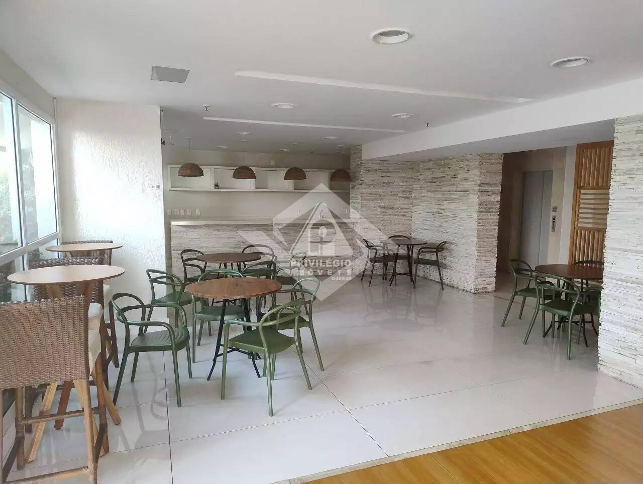 Apartamento à venda com 2 quartos, 75m² - Foto 23