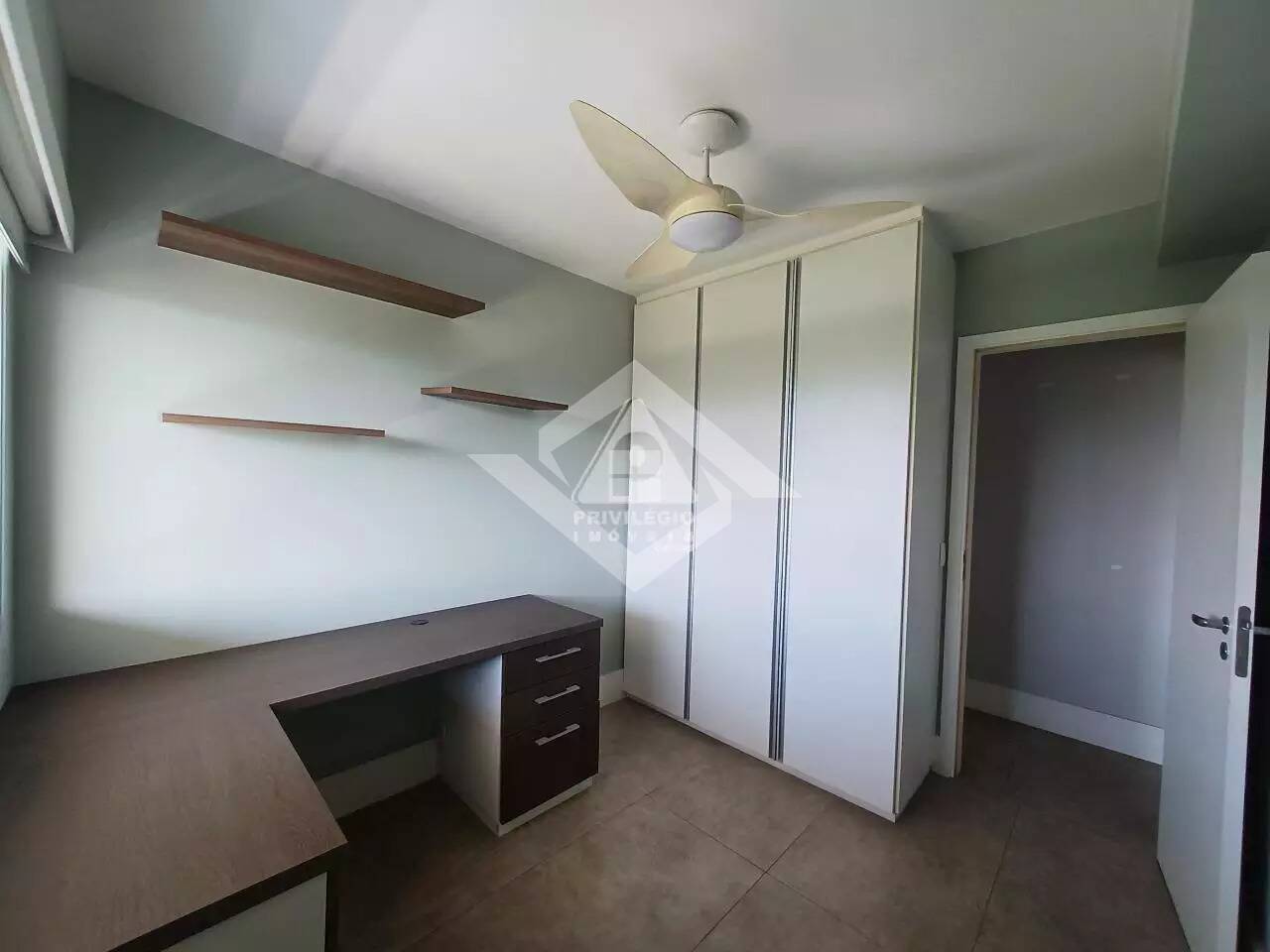 Apartamento à venda com 2 quartos, 75m² - Foto 15