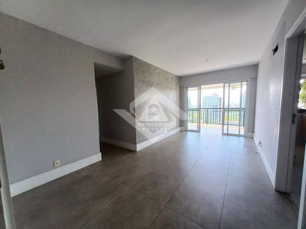 Apartamento à venda com 2 quartos, 75m² - Foto 6