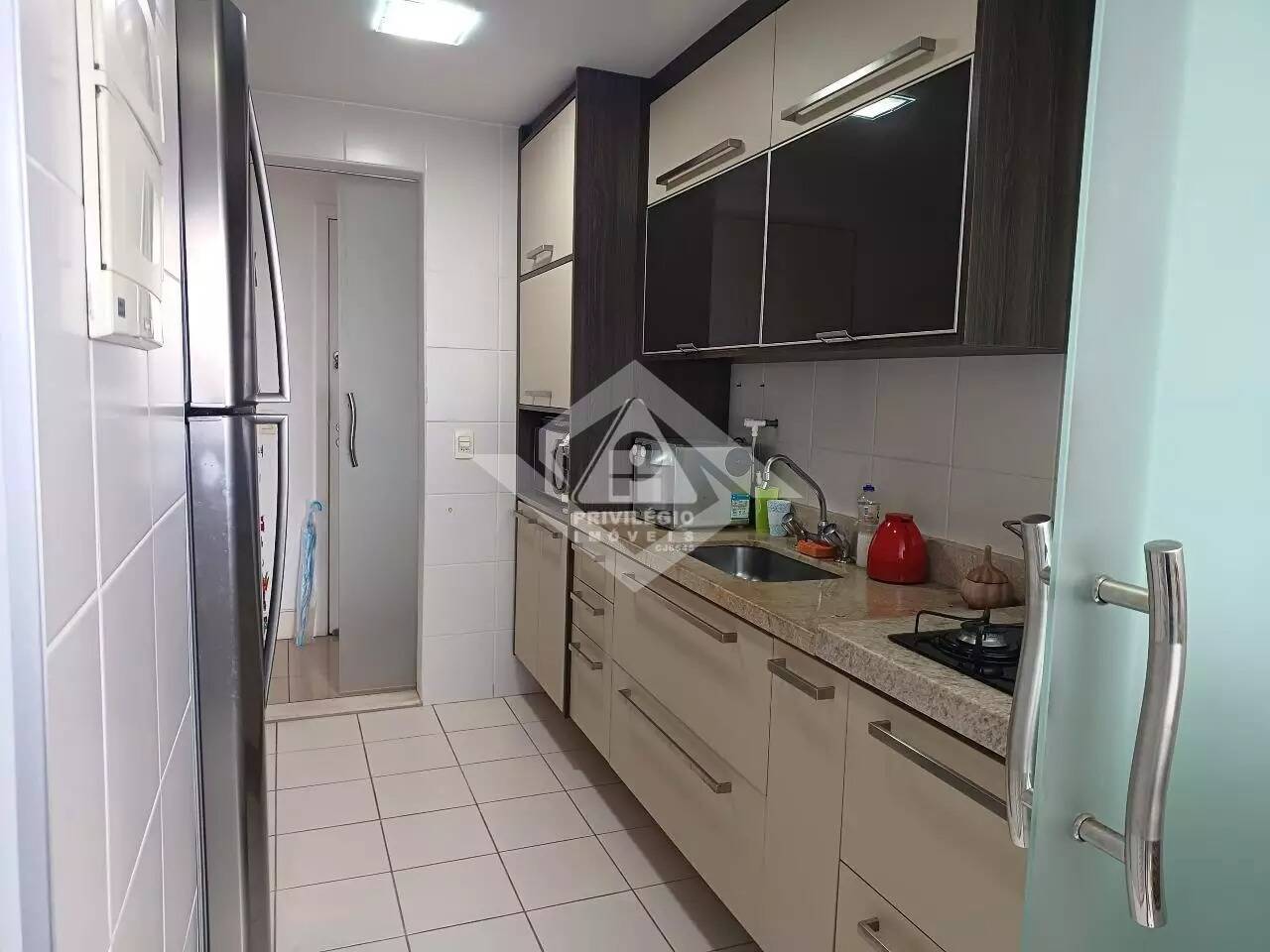 Apartamento à venda com 3 quartos, 90m² - Foto 3