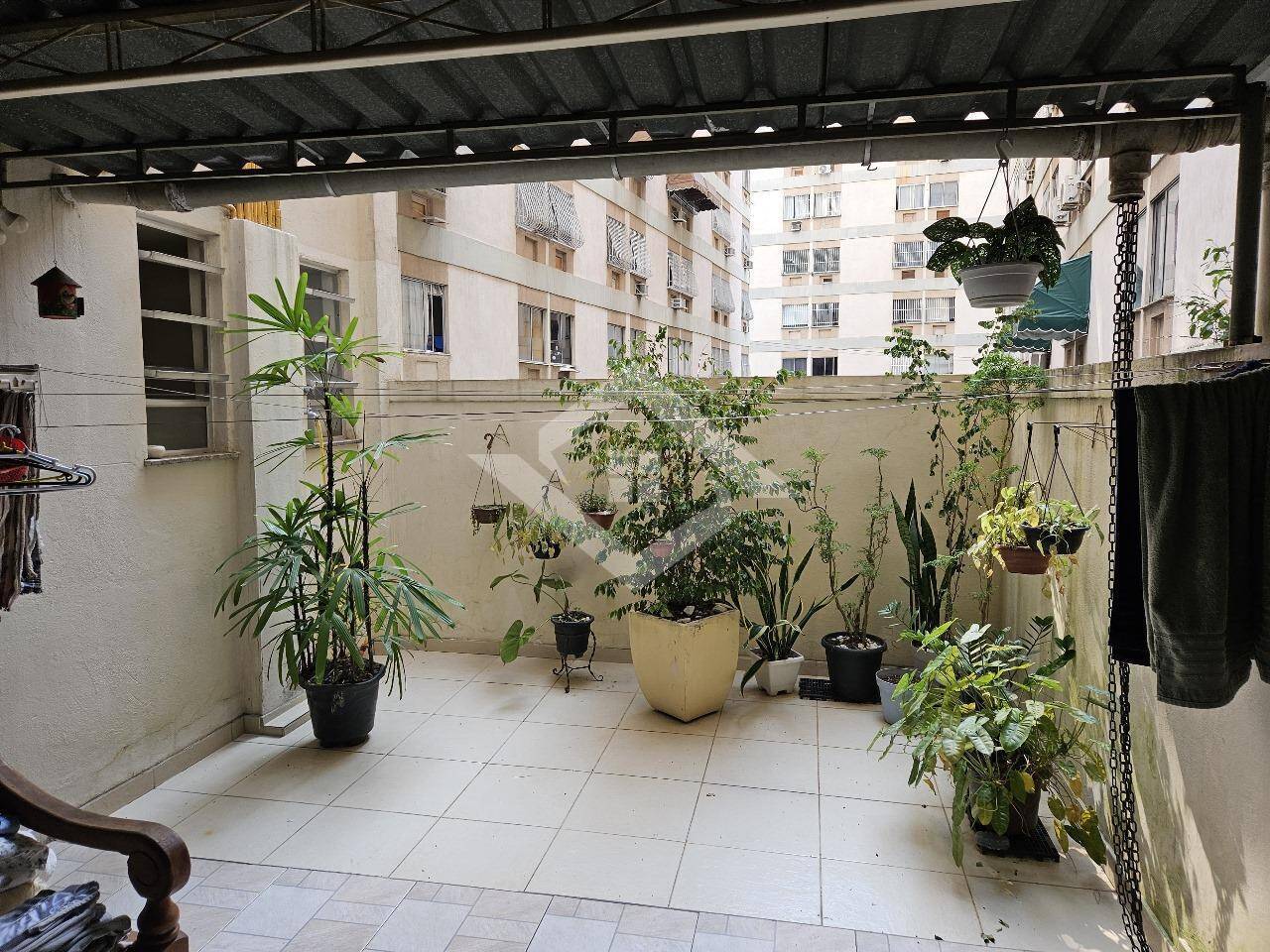 Apartamento à venda com 2 quartos, 75m² - Foto 4