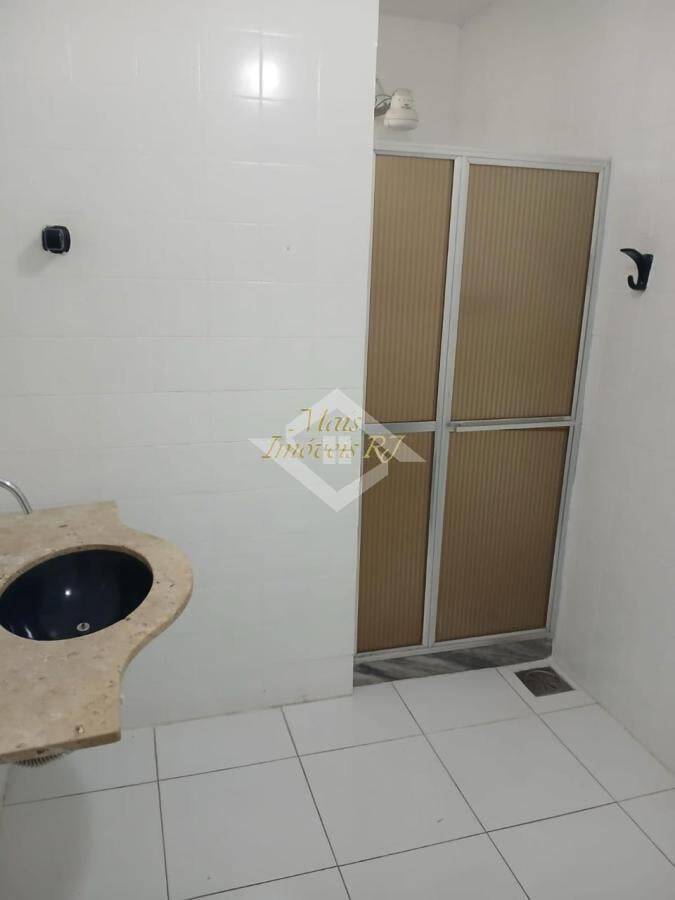 Casa para alugar com 4 quartos, 200m² - Foto 12