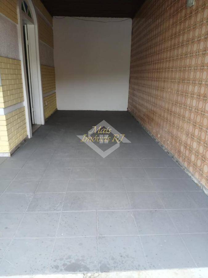 Casa para alugar com 4 quartos, 200m² - Foto 14