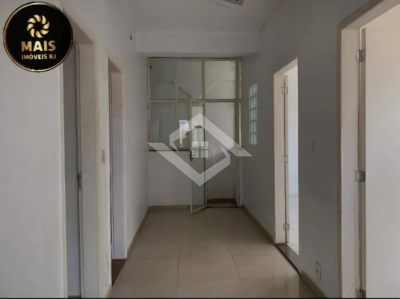 Casa à venda com 16 quartos, 200m² - Foto 15