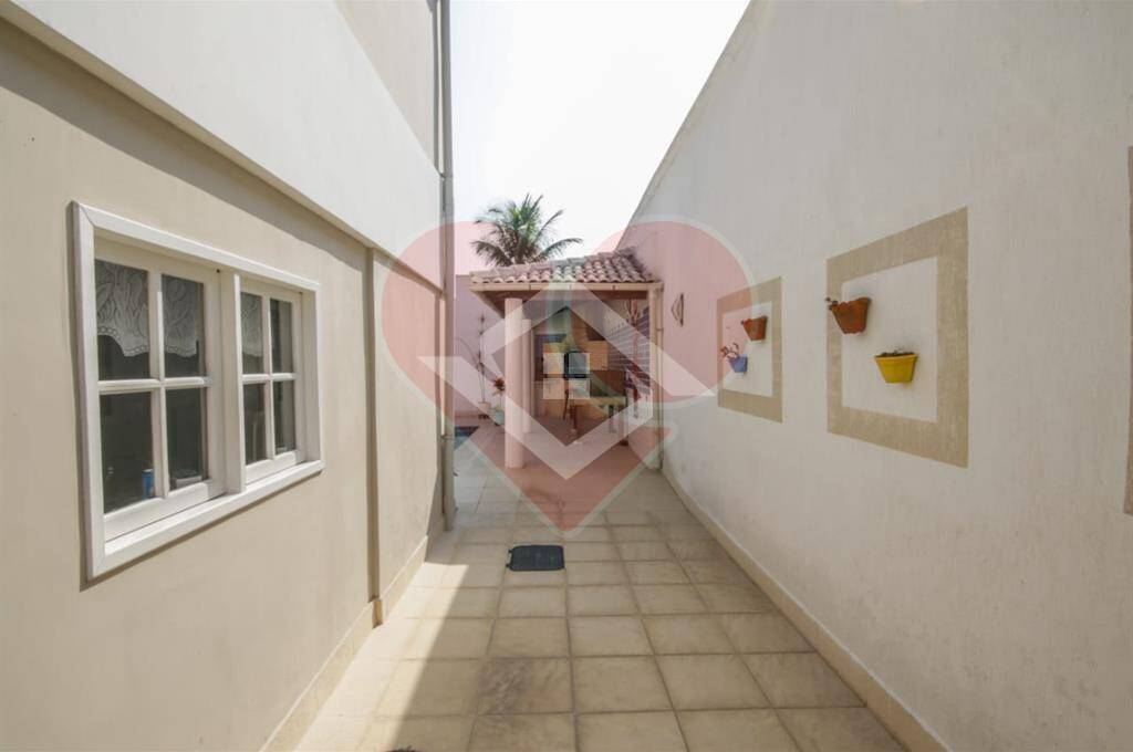 Casa à venda com 4 quartos, 750m² - Foto 7