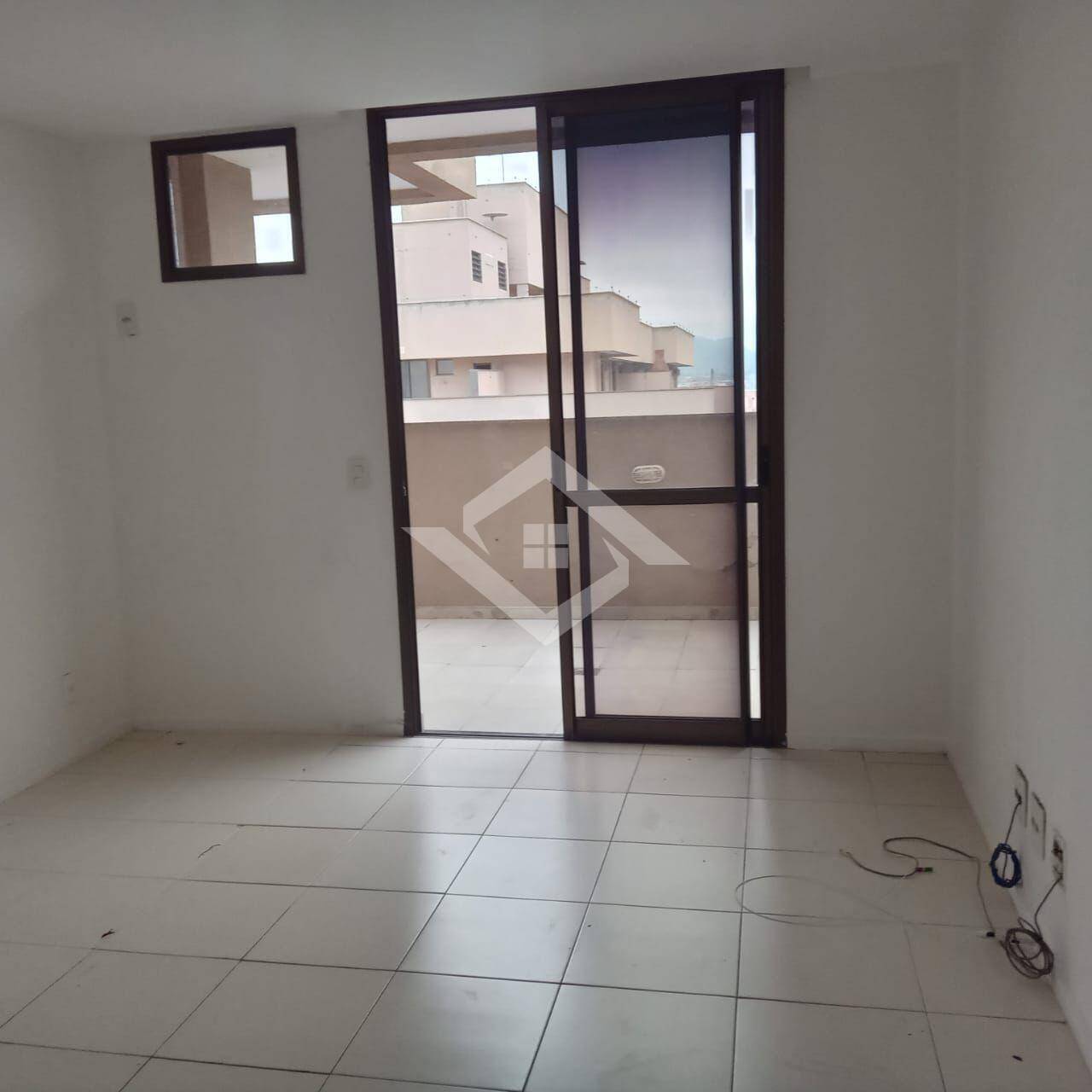 Apartamento para alugar com 2 quartos, 70m² - Foto 2