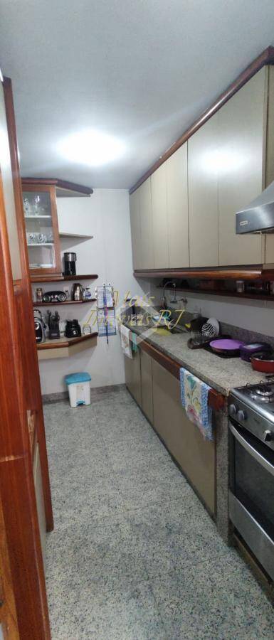 Apartamento à venda com 3 quartos, 200m² - Foto 10