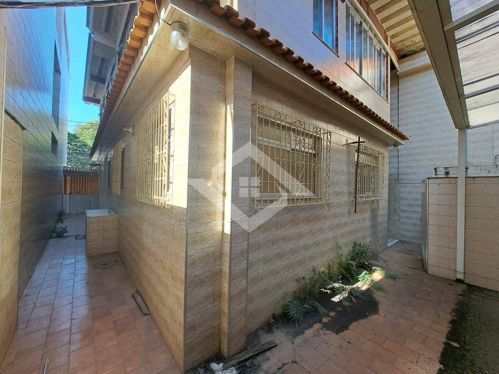 Casa à venda com 4 quartos, 215m² - Foto 22