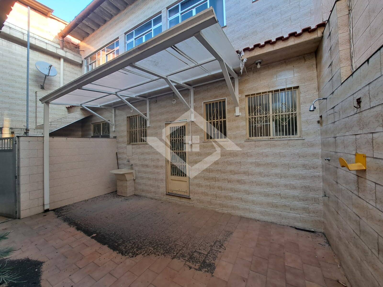 Casa à venda com 4 quartos, 215m² - Foto 28