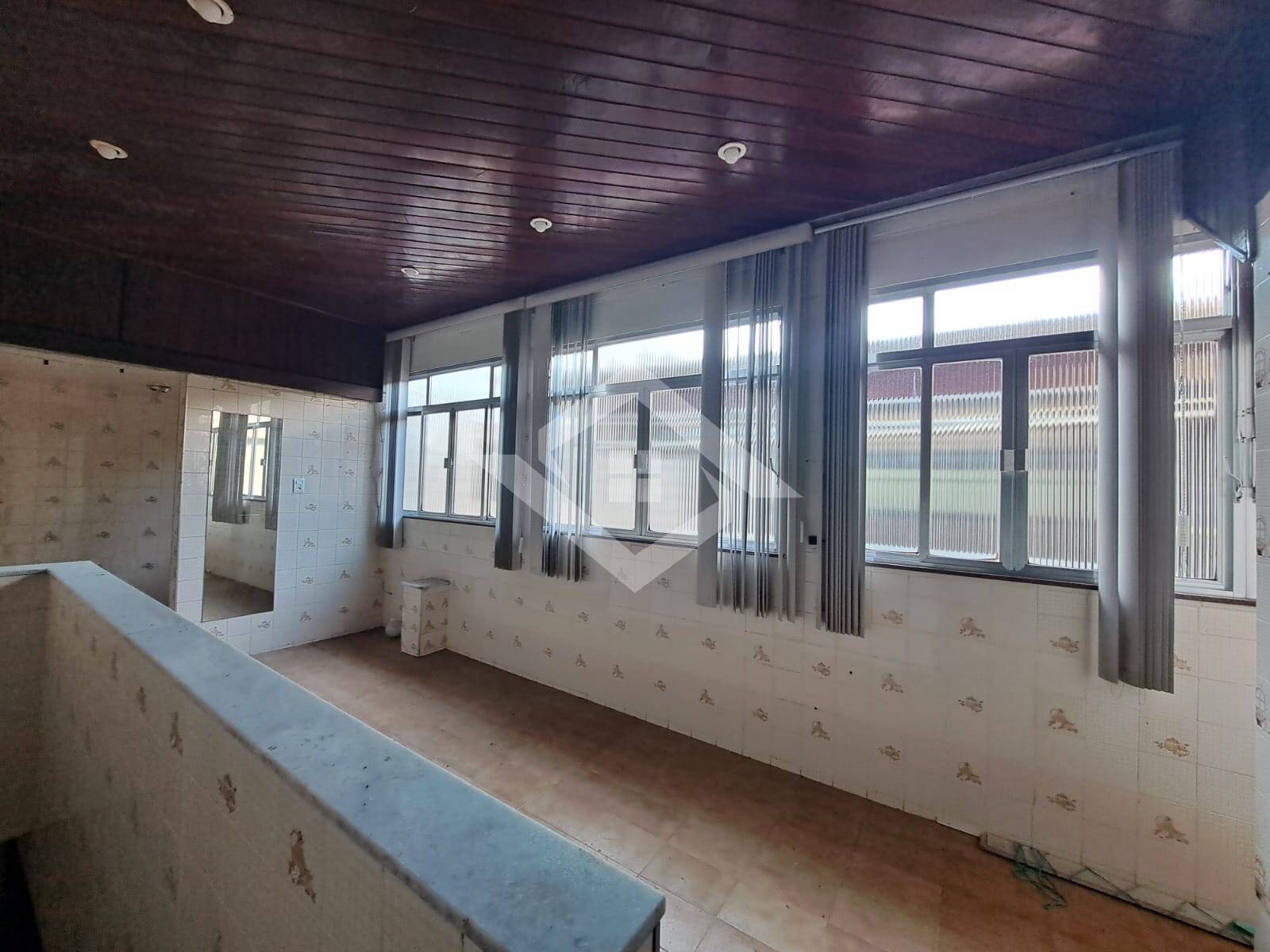 Casa à venda com 4 quartos, 215m² - Foto 41