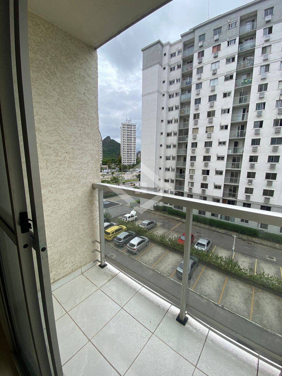 Apartamento à venda com 2 quartos, 51m² - Foto 2