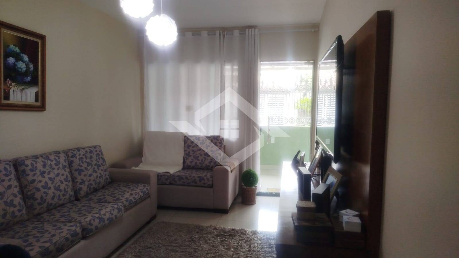 Casa à venda com 3 quartos, 150m² - Foto 1