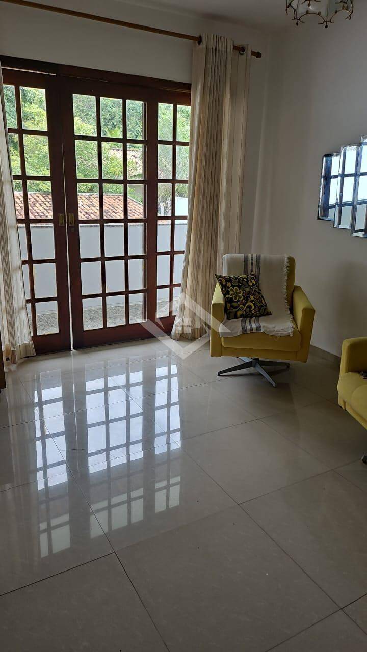 Casa à venda com 5 quartos, 600m² - Foto 4