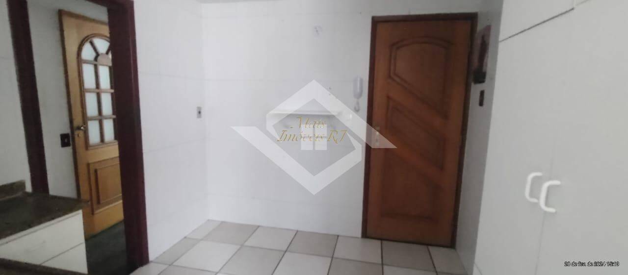 Apartamento à venda com 3 quartos - Foto 4