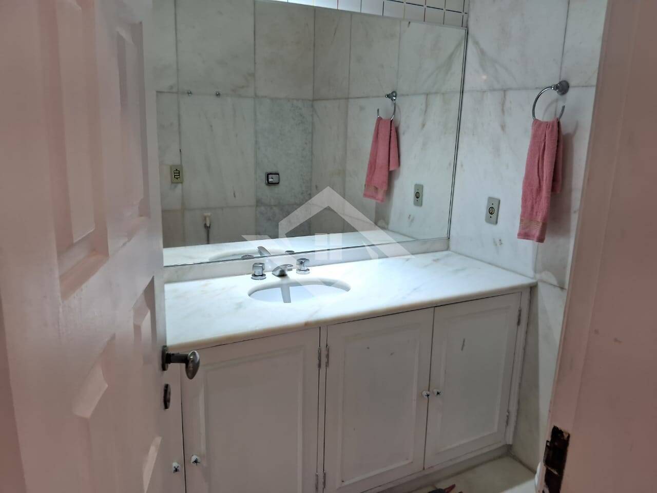 Apartamento à venda com 4 quartos, 250m² - Foto 32