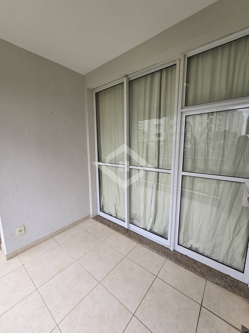 Apartamento à venda com 2 quartos, 70m² - Foto 5