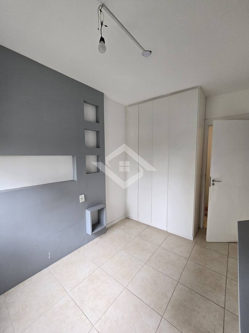 Apartamento à venda com 2 quartos, 70m² - Foto 7