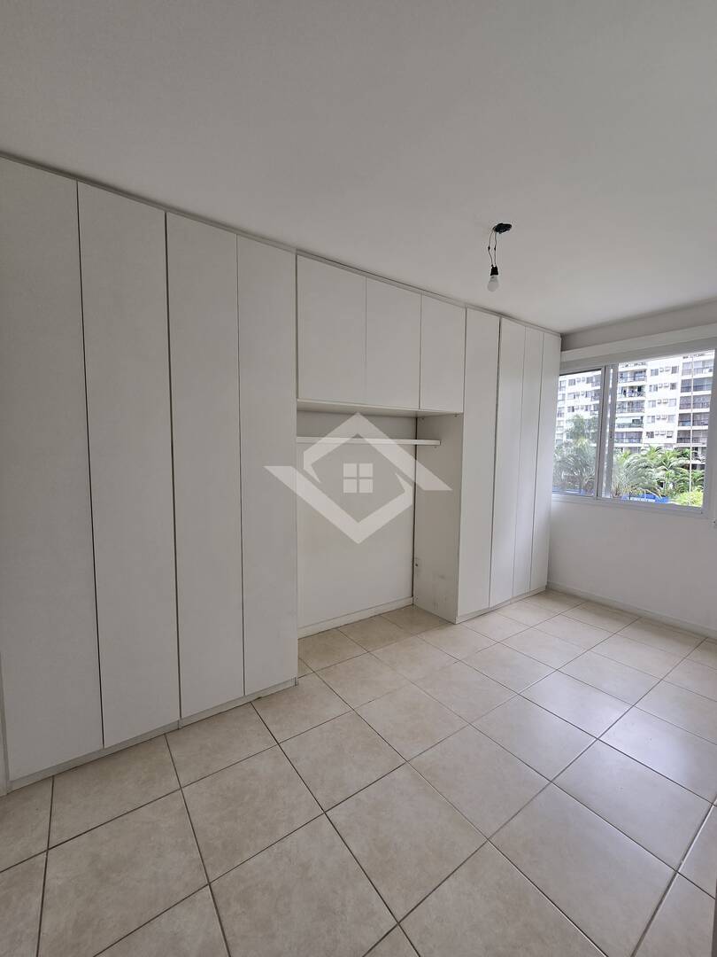 Apartamento à venda com 2 quartos, 70m² - Foto 6