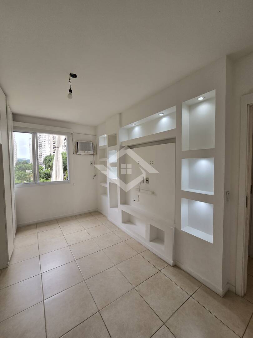 Apartamento à venda com 2 quartos, 70m² - Foto 3