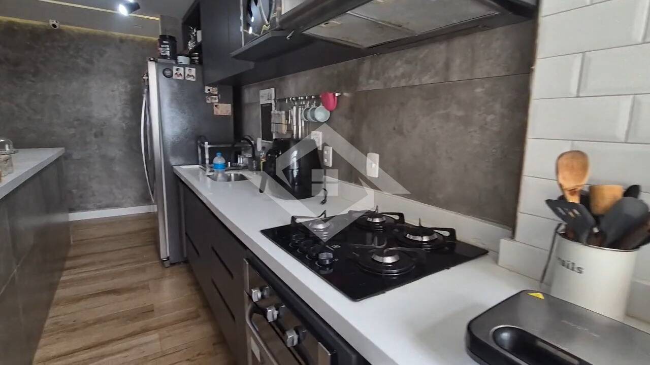 Apartamento à venda com 3 quartos, 84m² - Foto 17