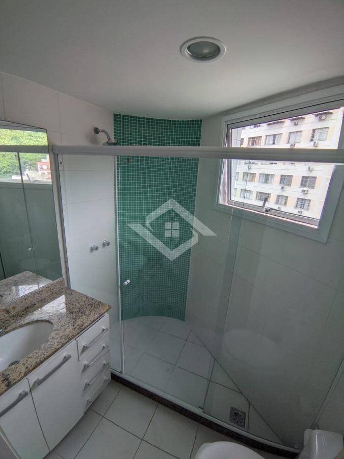 Apartamento à venda com 2 quartos, 75m² - Foto 4