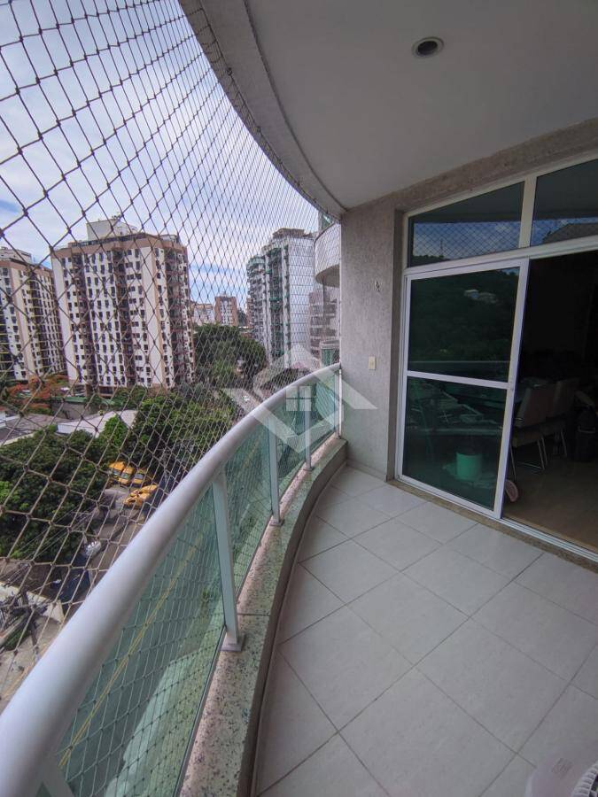 Apartamento à venda com 2 quartos, 75m² - Foto 2