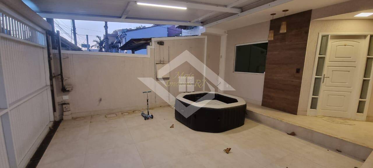 Casa à venda com 3 quartos, 180m² - Foto 4