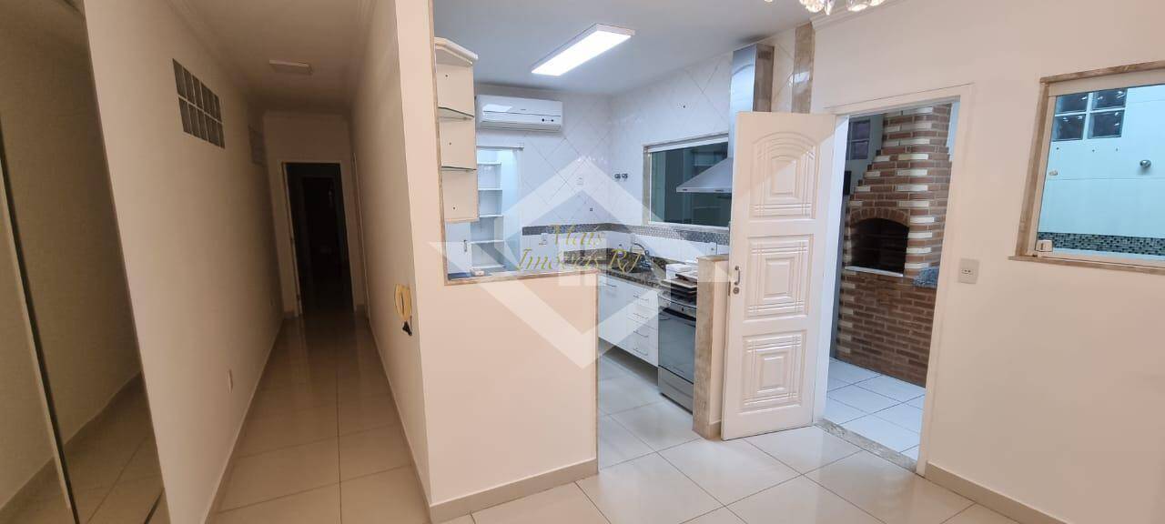 Casa à venda com 3 quartos, 180m² - Foto 2