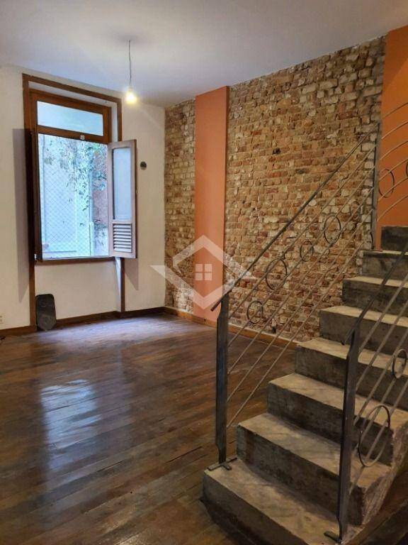 Casa à venda com 4 quartos, 240m² - Foto 21