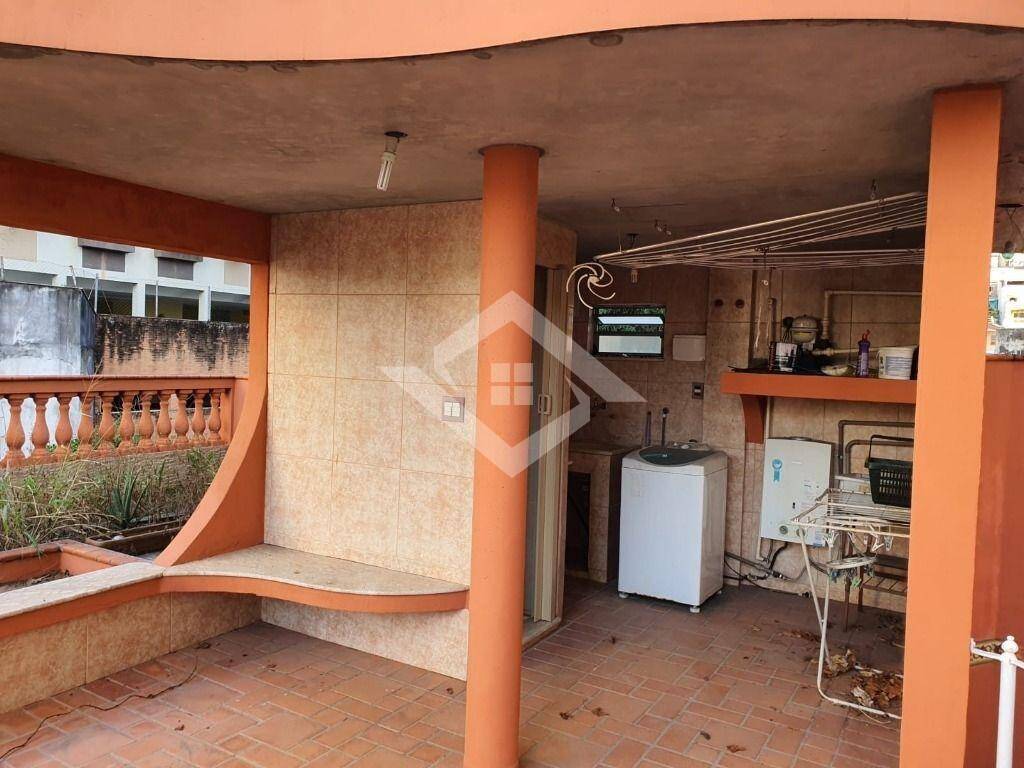 Casa à venda com 4 quartos, 240m² - Foto 20