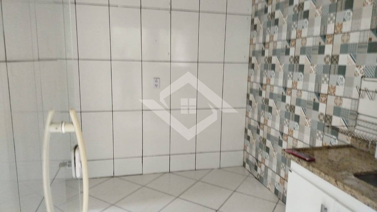 Casa à venda com 2 quartos, 80m² - Foto 12