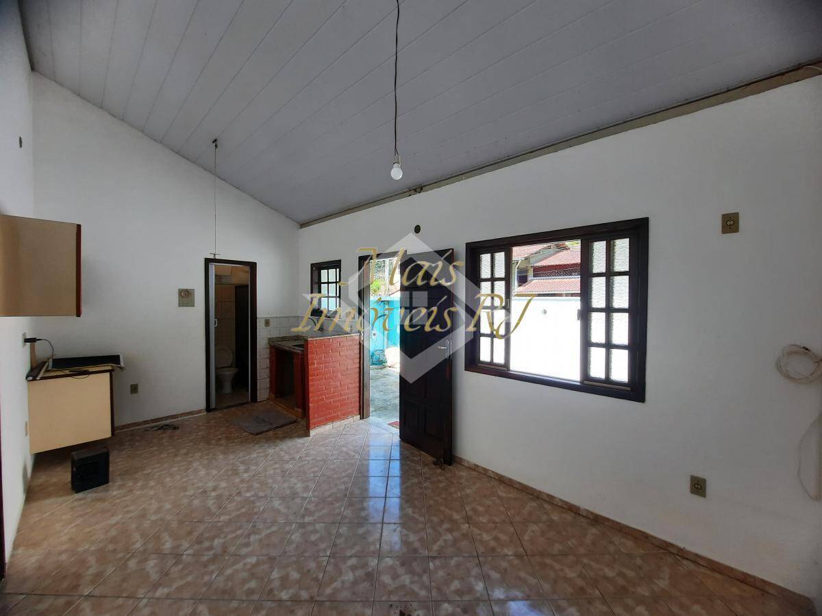 Casa à venda com 2 quartos, 220m² - Foto 9