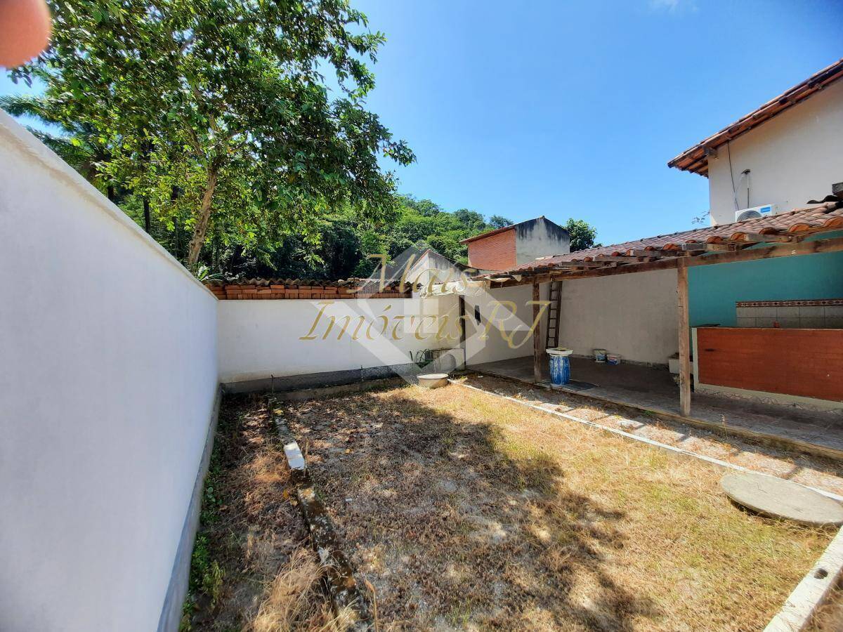 Casa à venda com 2 quartos, 220m² - Foto 18