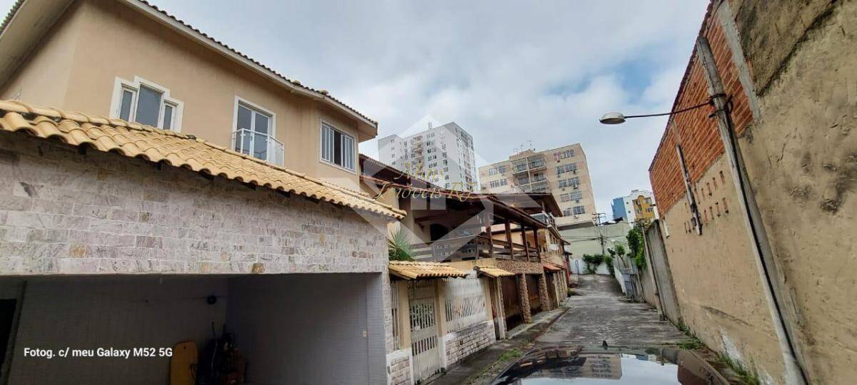 Casa à venda com 4 quartos, 329m² - Foto 12