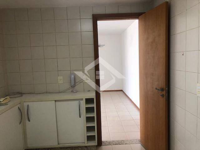 Apartamento à venda com 3 quartos, 130m² - Foto 9