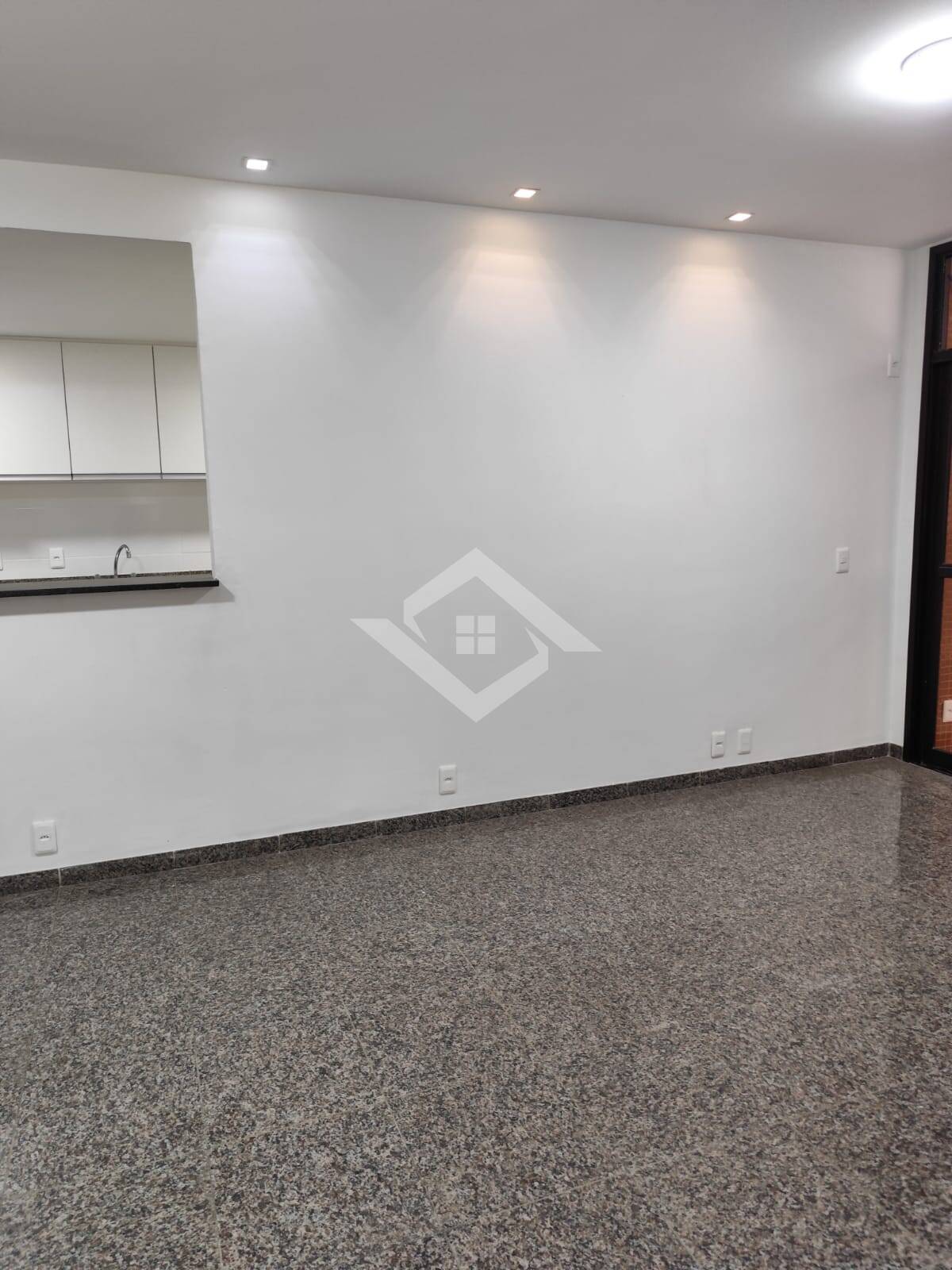 Apartamento à venda com 3 quartos, 70m² - Foto 4