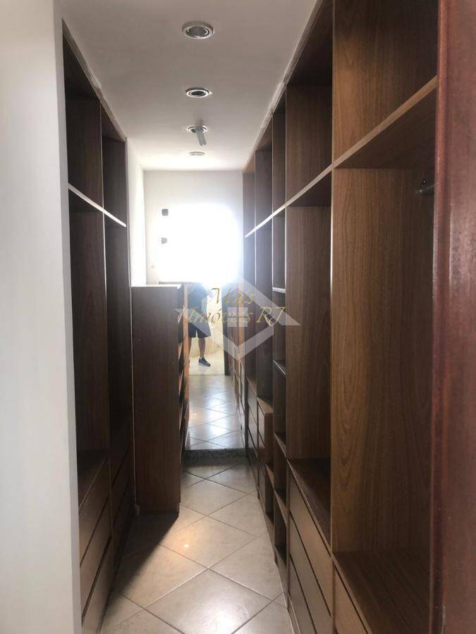 Casa à venda com 3 quartos, 289m² - Foto 3