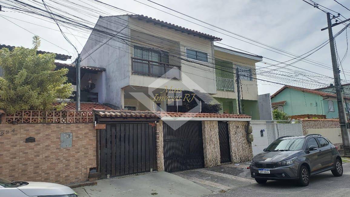 Casa à venda com 3 quartos, 289m² - Foto 1