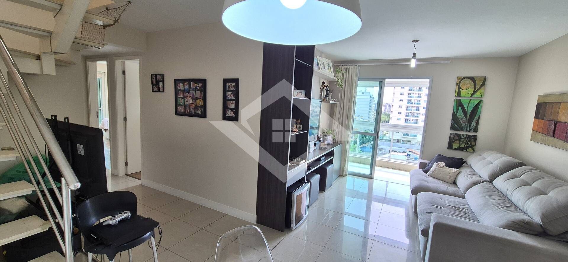 Apartamento à venda com 3 quartos, 227m² - Foto 2