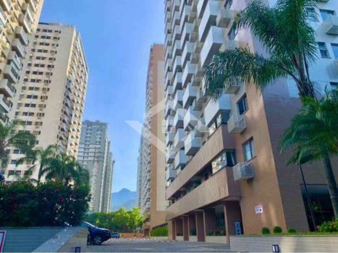 Apartamento à venda com 2 quartos, 64m² - Foto 4