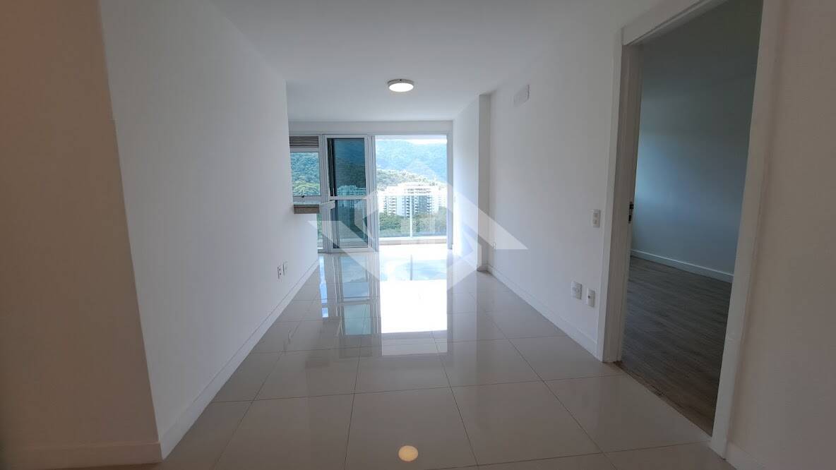 Apartamento à venda com 2 quartos, 79m² - Foto 4