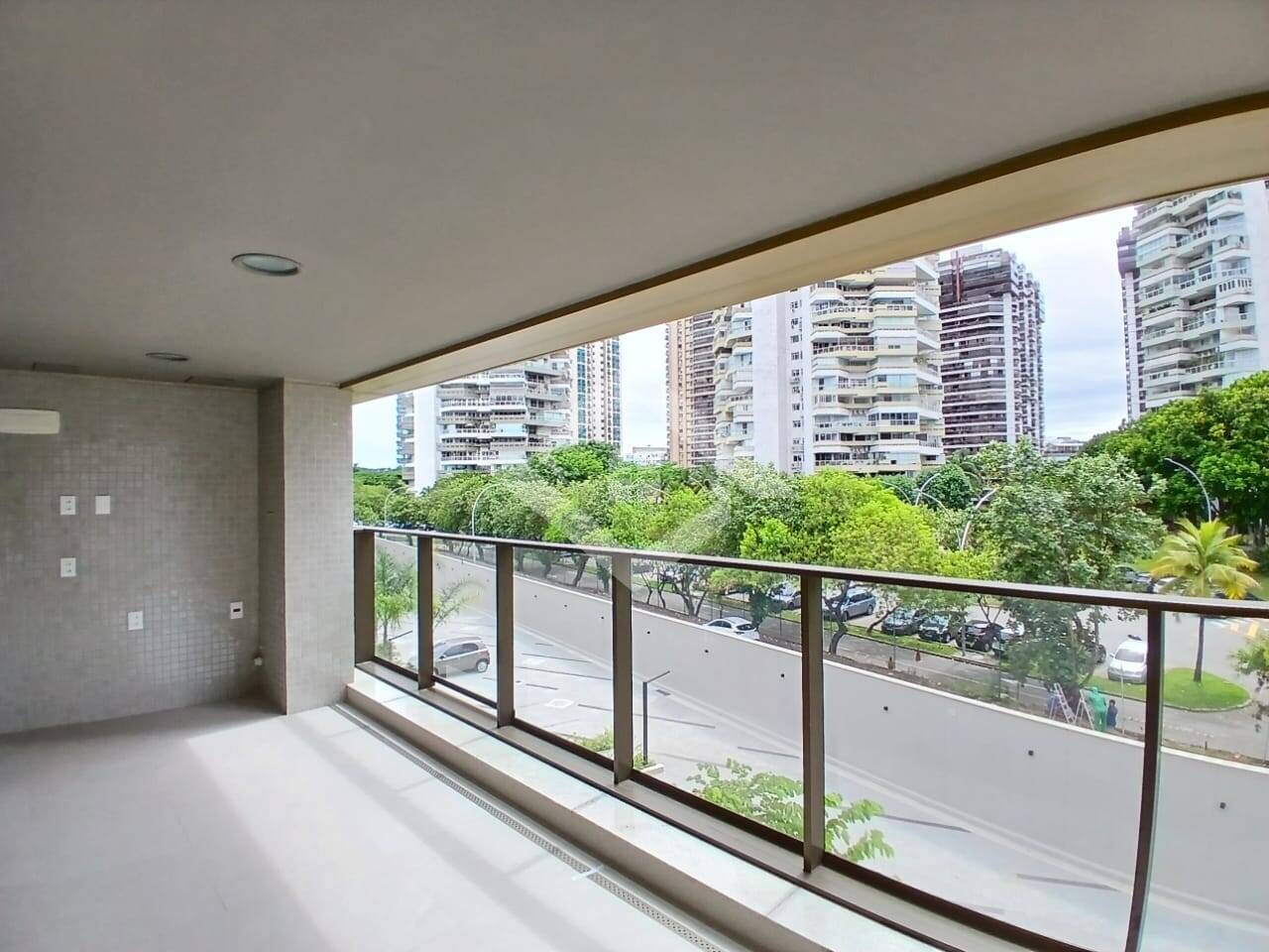 Apartamento à venda com 2 quartos, 77m² - Foto 32