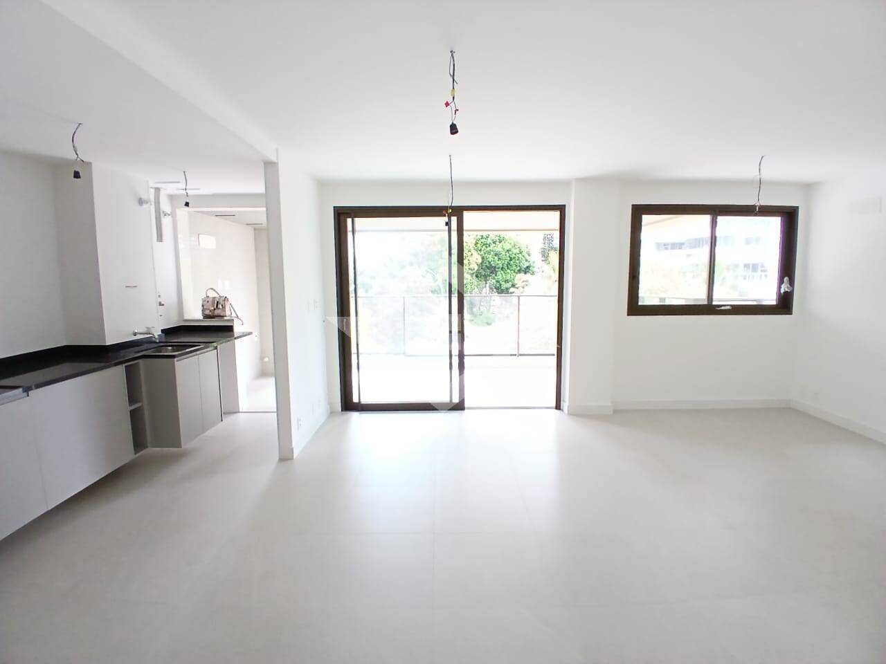 Apartamento à venda com 2 quartos, 77m² - Foto 36