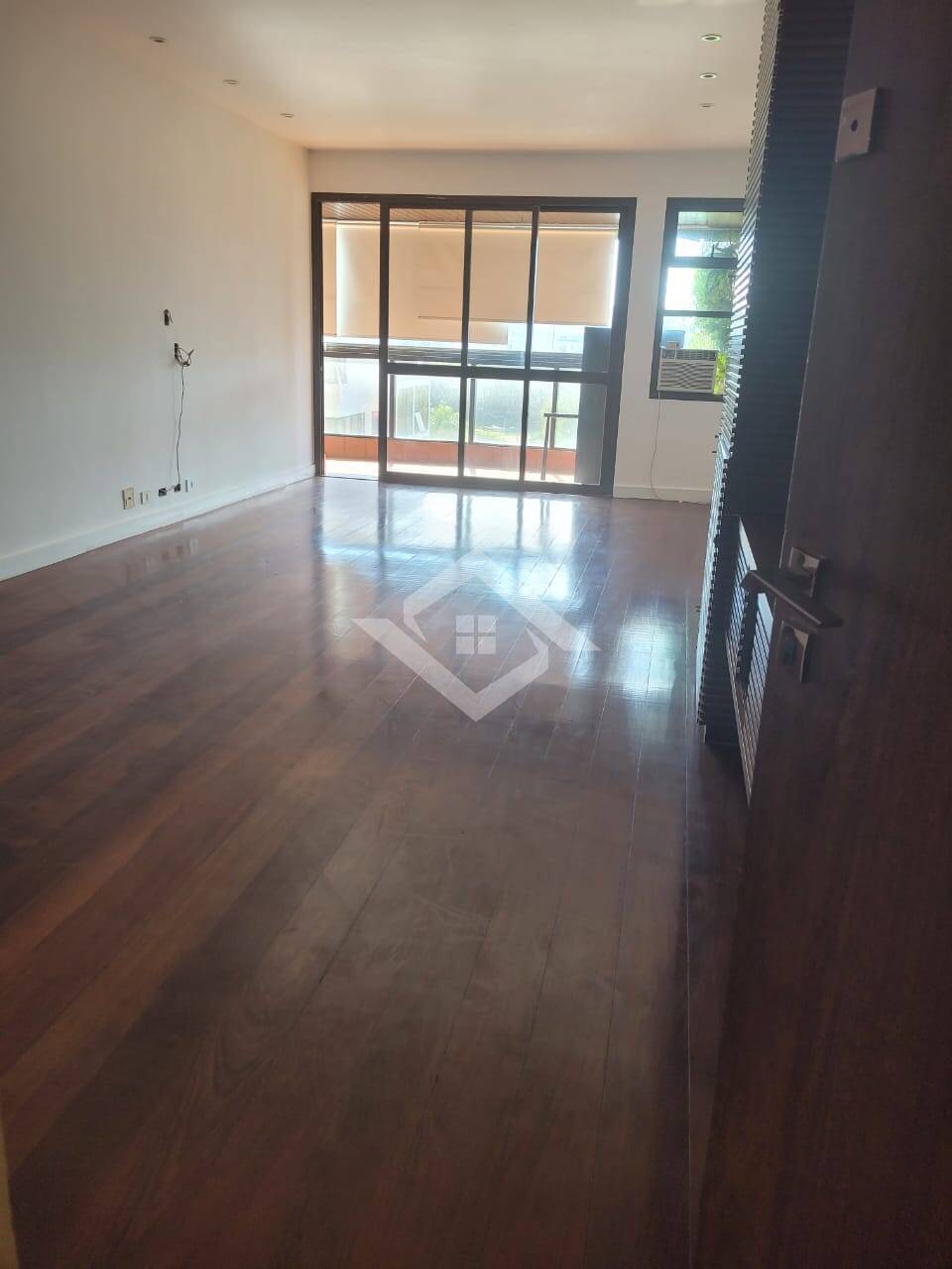 Apartamento para alugar com 4 quartos, 168m² - Foto 4