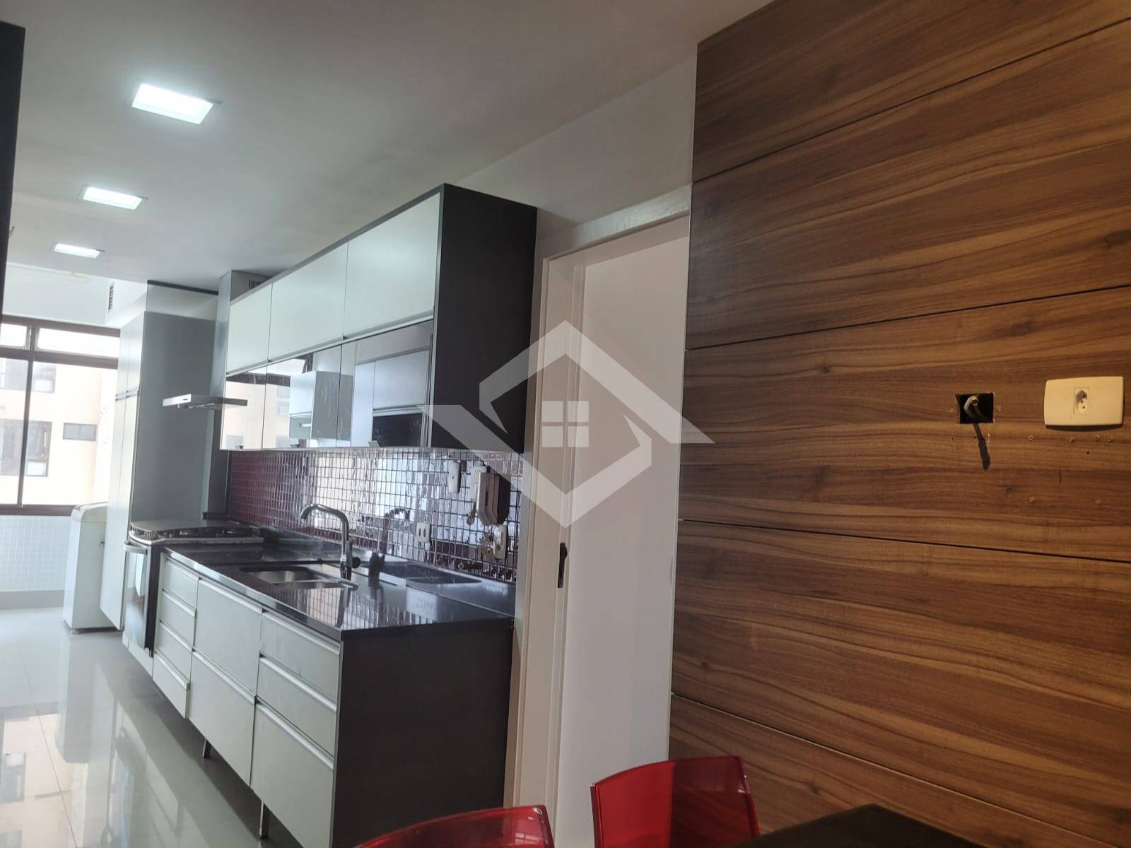 Apartamento para alugar com 4 quartos, 168m² - Foto 9