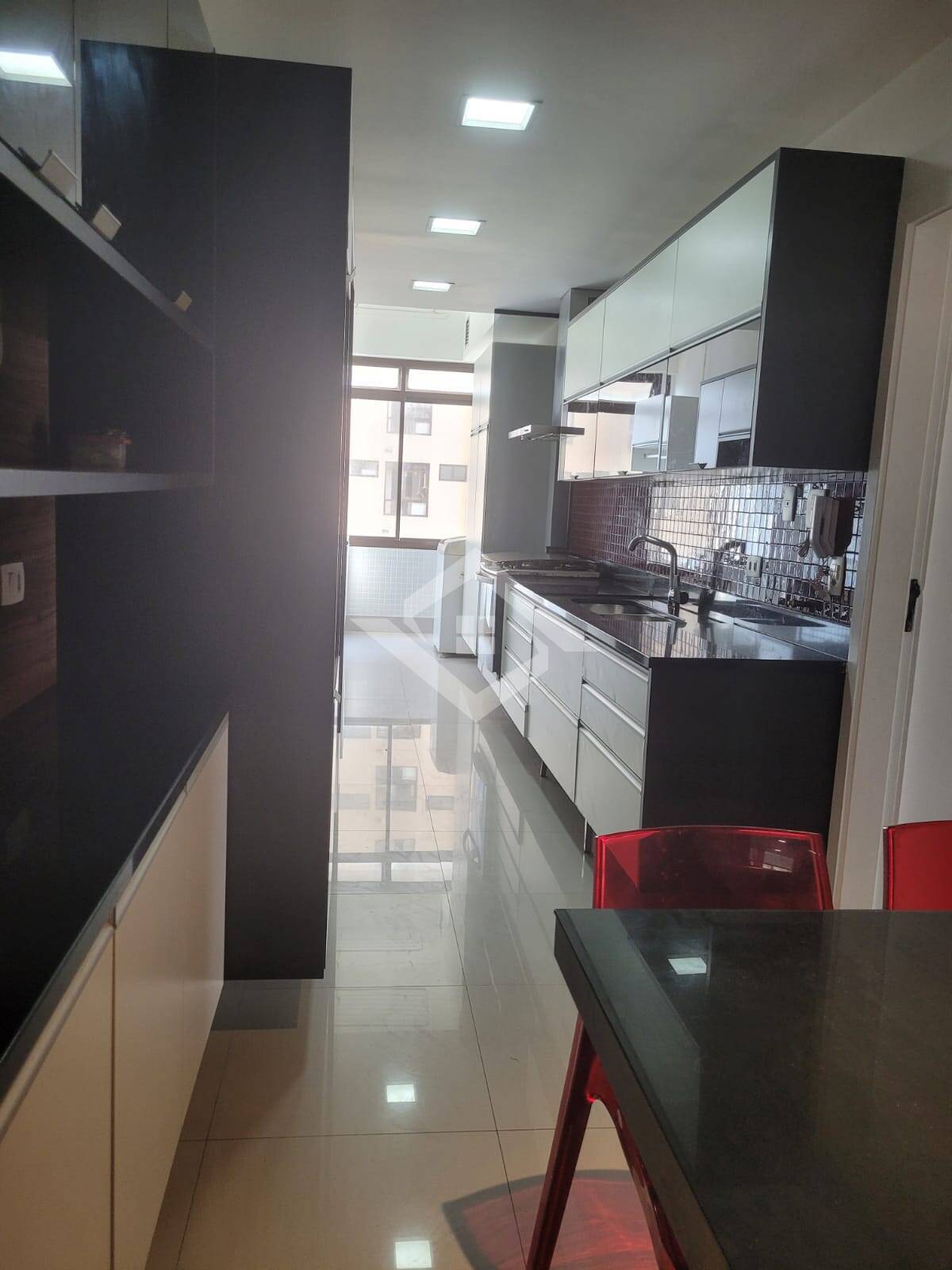 Apartamento para alugar com 4 quartos, 168m² - Foto 17